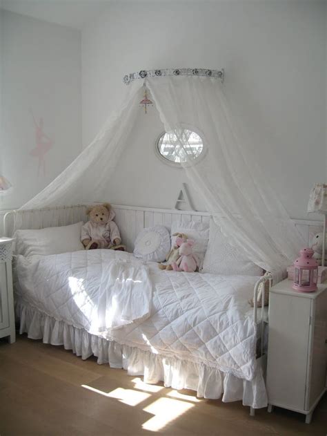 Gone are the days when every bedroom just had to what are the basics of decorating shabby chic bedroom style? 16 Classy Girl's Room Designs In French Style | Girls room ...