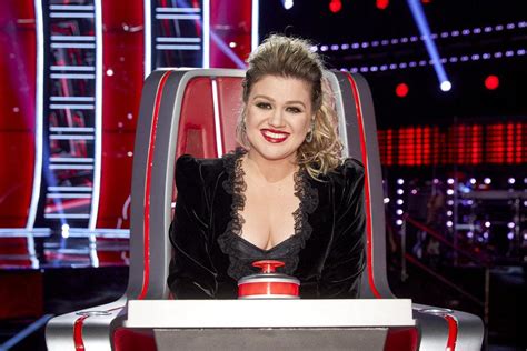 The Voice Kelly Clarkson Brought To Tears After Contestant Performs