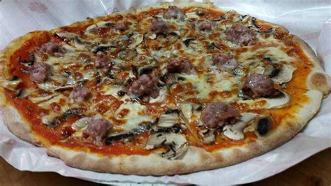 Pizza Faraona Located At Portuense Foodporn By The Foodporn