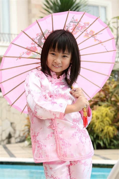Enfant Chinois Heureux Image Stock Image Du Gosse Innocence
