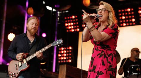 Watch Tedeschi Trucks Band Play Signs Tracks For Jimmy Kimmel Live