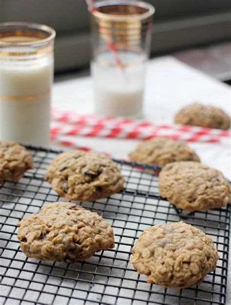 A must if you are a raisin fan! Easy Oatmeal Raisin Cookies | Recipe | Easy oatmeal raisin ...