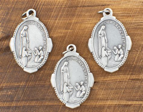 Nuestra Señora de Fátima 1 Medalla Tradicional | Etsy