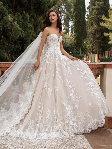 Beautiful Strapless Wedding Dresses