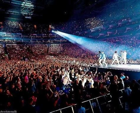 One Direction Concert Crowd Concert 1d Concert