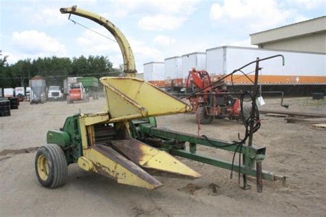 John Deere 38 Chopper With 1 Row Corn Head Live And Online Auctions