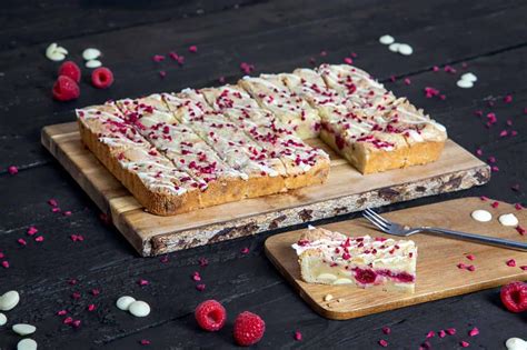 Raspberry And White Chocolate Blondie 14 Portions The Finest Cake