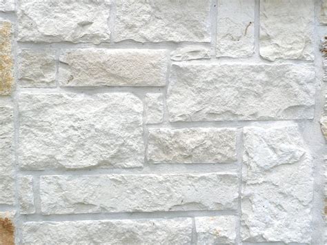 White Limestone Veneer For The Backsplash Of Kitchen And Under Bar