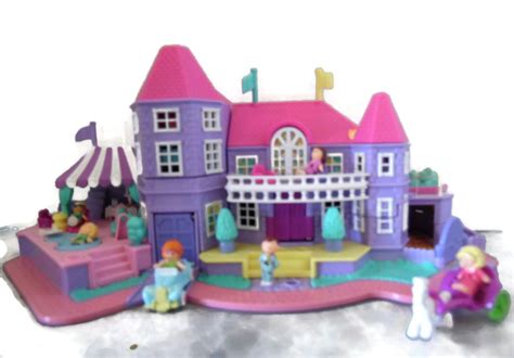 Polly Pocket Light Up Magical Mansion Playset Pollyville