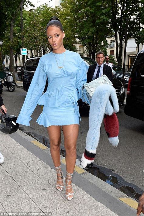 Rihanna Flaunts Her Figure In A Stylish Denim Dress In Paris Stylish Denim Dress Stylish