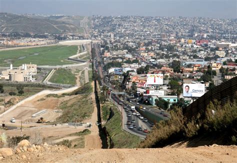Extienden México Y Eua Cierre Parcial De Frontera Por 30 Días Más El
