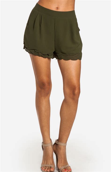 Scalloped Edge Shorts In Olive Dailylook