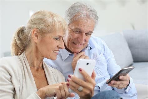 8 Easiest Smartphones To Use For Seniors And The Elderly