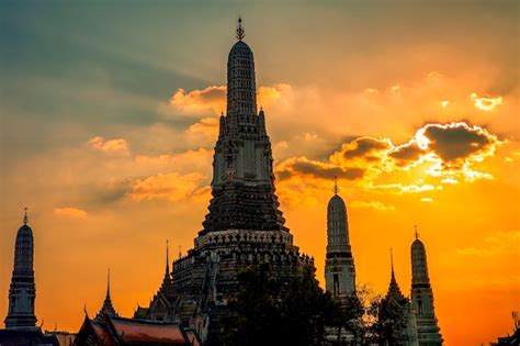Premium Photo Wat Arun Pagoda Landmark Of Bangkok Thailand Capital
