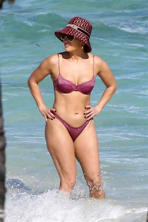 Jennifer Lopez Shows Off Her Bikini Body In Turks And Hot Sex Picture