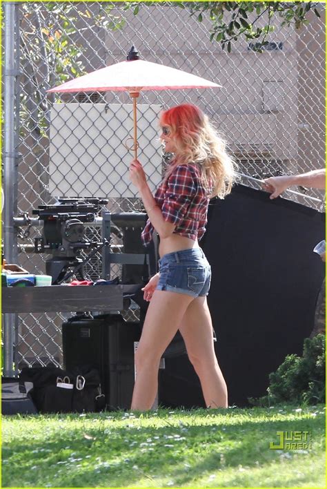 cameron on set of bad teacher cameron diaz photo 11153095 fanpop