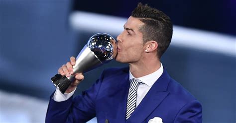 The Football Wrap Cristiano Ronaldo Wins Fifas Player Of The Year