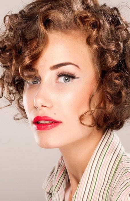 35 Best Short Curly Hairstyles And Haircuts For 2023