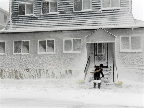 Powerful Blizzard Descends On Northeast Photo 6 Cbs News