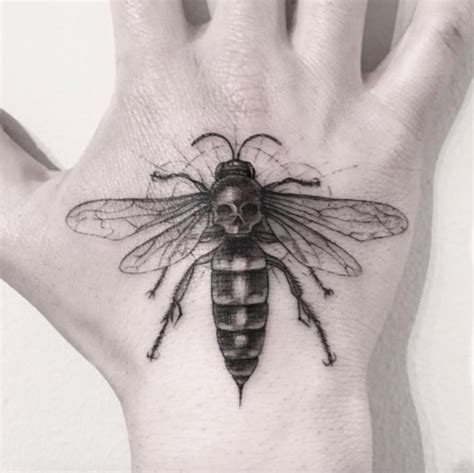 16 Bee Tattoos Men Ehankodijayce