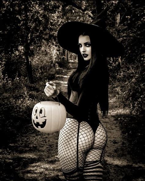Sexy Halloween Halloween Pictures Halloween Outfits Hot Goth Girls