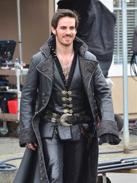 Colin O Donoghue Captain Hook 11082013 02 675x900 Fringues De Séries