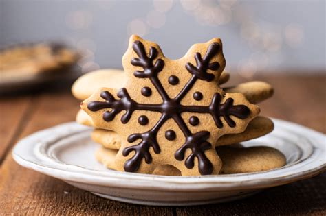 In poland, advent is the beginning of christmas time. Traditional Polish Gingerbread Cookie Recipe for St ...