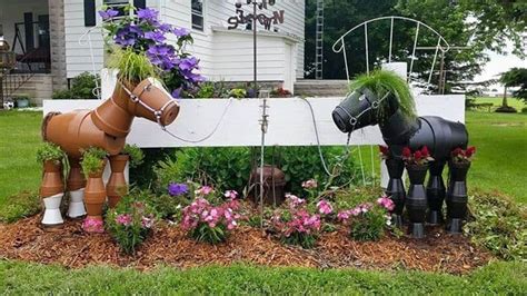 Follow these simple diy garden art and craft ideas to beautify your garden, all of them are inexpensive and easy to follow! 26 DIY Yard Art Crafts - Home Decor Garden Ideas