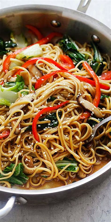 Easy lo mein noodles made with noodles and fresh vegetables in a simple lo mein sauce. Vegetable Lo Mein - easy and healthy Lo Mein noodles with ...