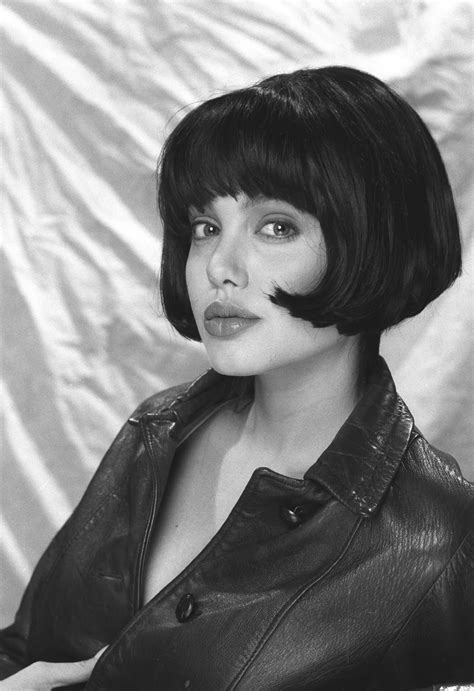 Old Photos Of A Teenager Angelina Jolie Modeling At A