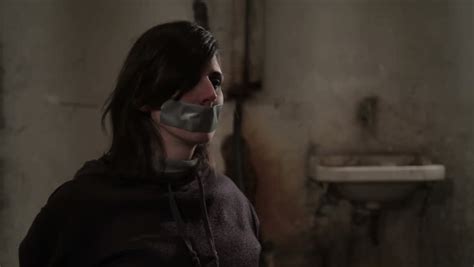 Beaten Female Hostage Sits Tied Dirty Stockvideoklipp Helt Royaltyfria Shutterstock