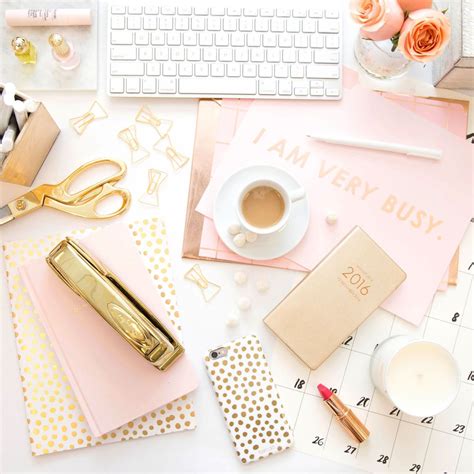 Make Everyone Jealous of Your Desk Space | Pink home offices, Girly