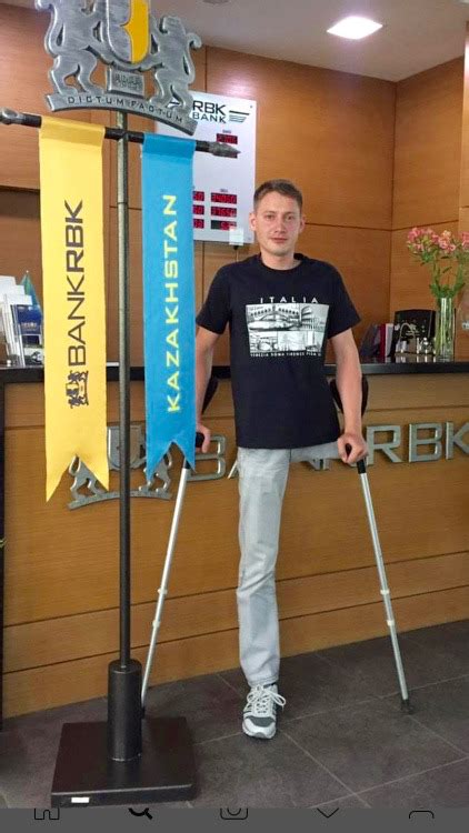 Fabulous Crutching Above Knee Amputee Men — Alexy Алексей