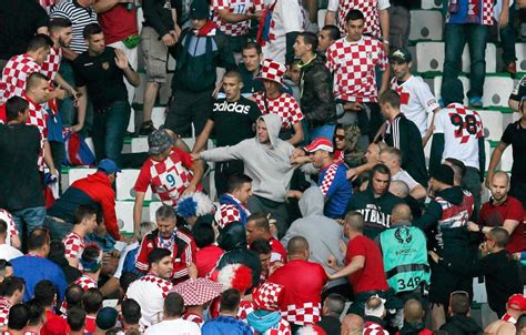 Na bramkę czechów sunęły kolejne ataki. Euro 2016. Chorwacja - Czechy: Ante Cacić: To nie kibice ...