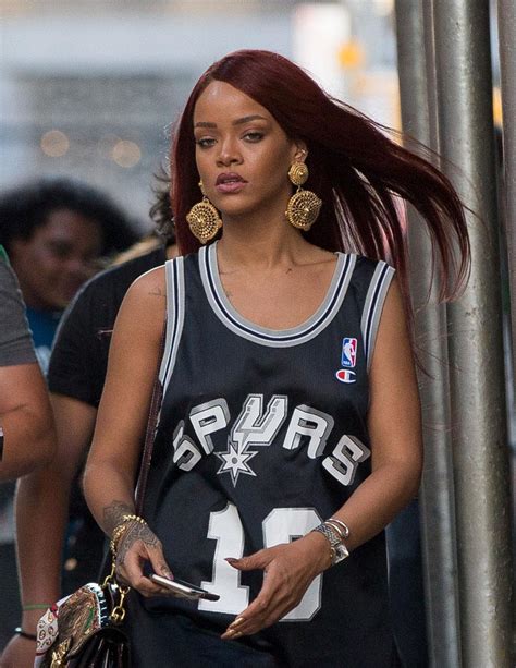 No Bra No Problem Rihanna Goes Braless During Shopping Trip See The