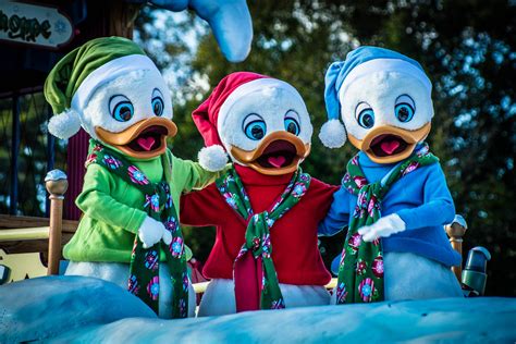 Huey Dewey And Louie Disney Parks Christmas Day Parade Ta Flickr