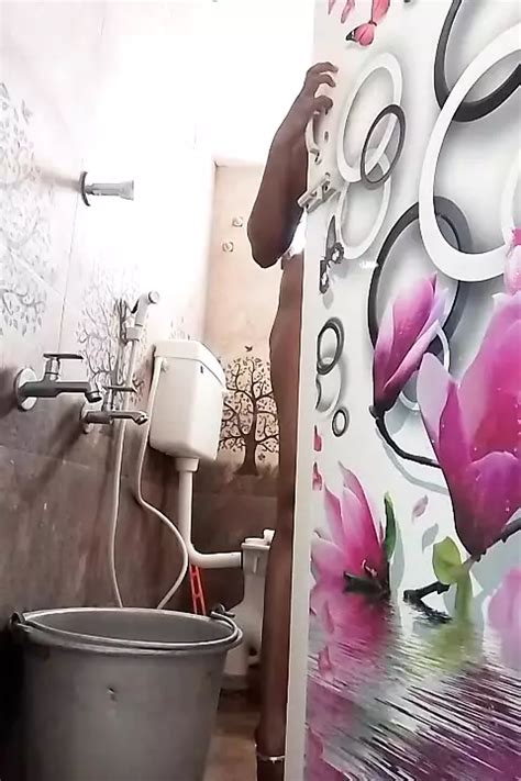Swetha Tamil Wife Nude Bathing Homemade Xhamster