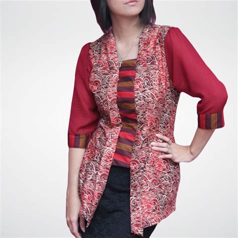 Akan tetapi juga bisa dijadikan sebagai salah satu pilihan busana alternatif model baju batik wanita muslim masa kini. Model Baju Batik Wanita untuk Kerja - Ide Model Busana