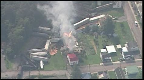 Photos Freight Train From Chicago To New York Derails Catches Fire Abc7 Chicago