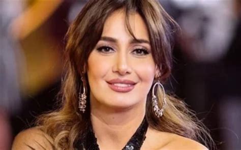 منذ زواج الفنانة المصرية حلا شيحة من الداعية والمنتج الفني معز مسعود وحالة من الجدل تُثار بين الحين والآخر حول اعتزالها مجدداً، وآخرها كان بسبب غيابها عن. حلا شيحة تنفصل رسميا عن زوجها الكندي.. فهل تعلن زواجها من ...