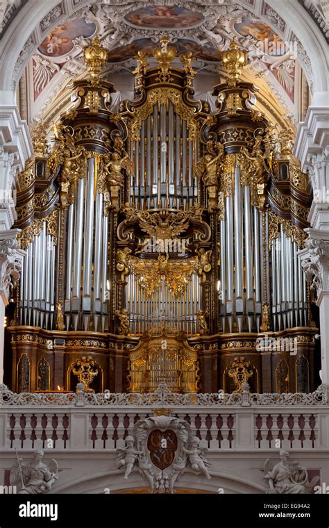 Pipe Organ Baroque Hi Res Stock Photography And Images Alamy