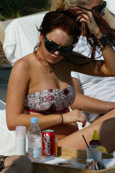 Lindsay Lohan In Bikini 13 Pics