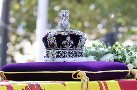How Much Is The Queens Crown Worth History Of The Imperial State