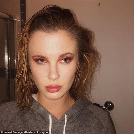 Ireland Baldwin Shows Off False Eyelashes In The Bath Daily Mail Online