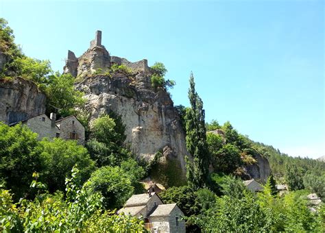 Chateau Et Village De Castelbouc Gorges Du Tarn Causses Lozère Tourisme