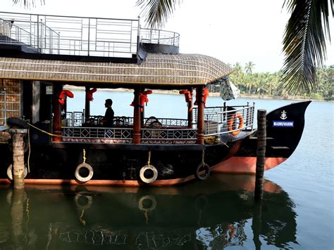Madhuvahini Houseboat Nileshwar Valiyaparamba North Kerala Houseboat