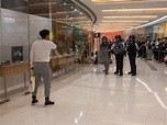 警方在荃灣一個商場舉行演習模擬處理持武器兇暴人士 - 新浪香港