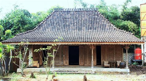 Tanean lanjhang secara bahasa berarti halaman panjang. Penuh Makna, Inilah 5 Fakta Menarik Mengenai Rumah Jawa!