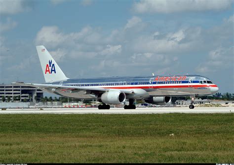 Boeing 757 223 American Airlines Aviation Photo 0281582