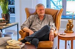 Erik Larson Has a Scary Story He’d Like You to Hear - The New York Times